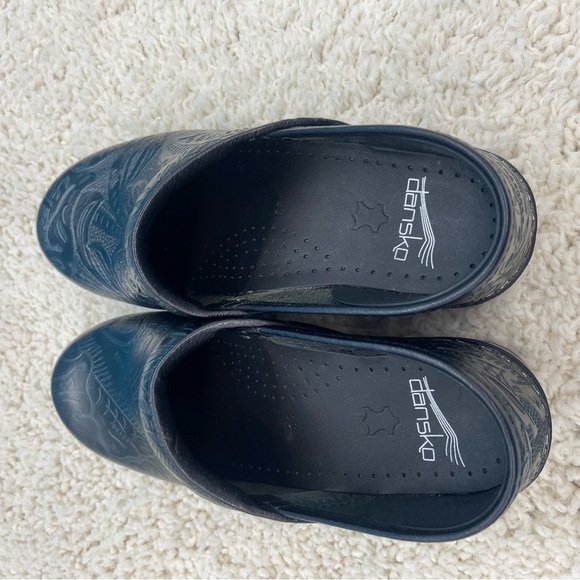 Dansko Women’s Embossed Clogs Mules Black Size 38 - Picture 7 of 9